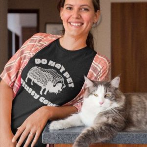 Female model in T-shirt with cat